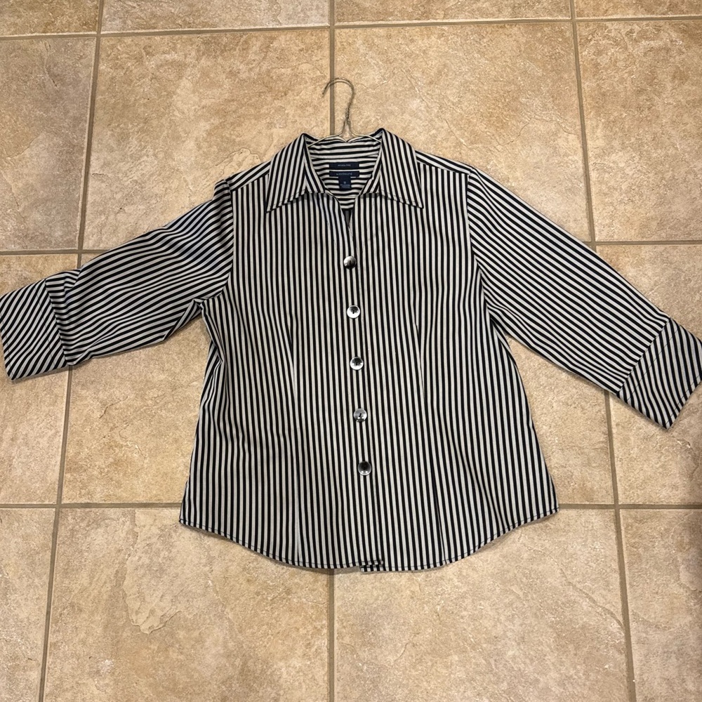 Westbound wrinkle free striped button up top